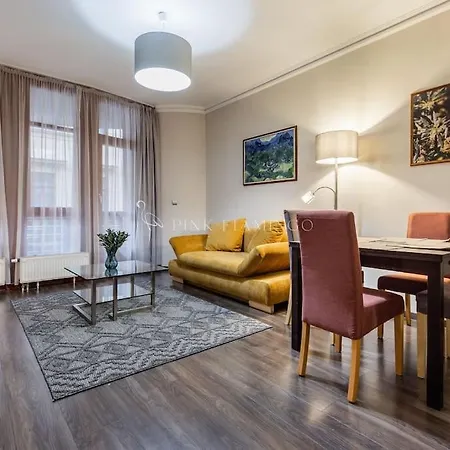 Apartment Pink Flamingo : Leo Lane Getaway Budapest